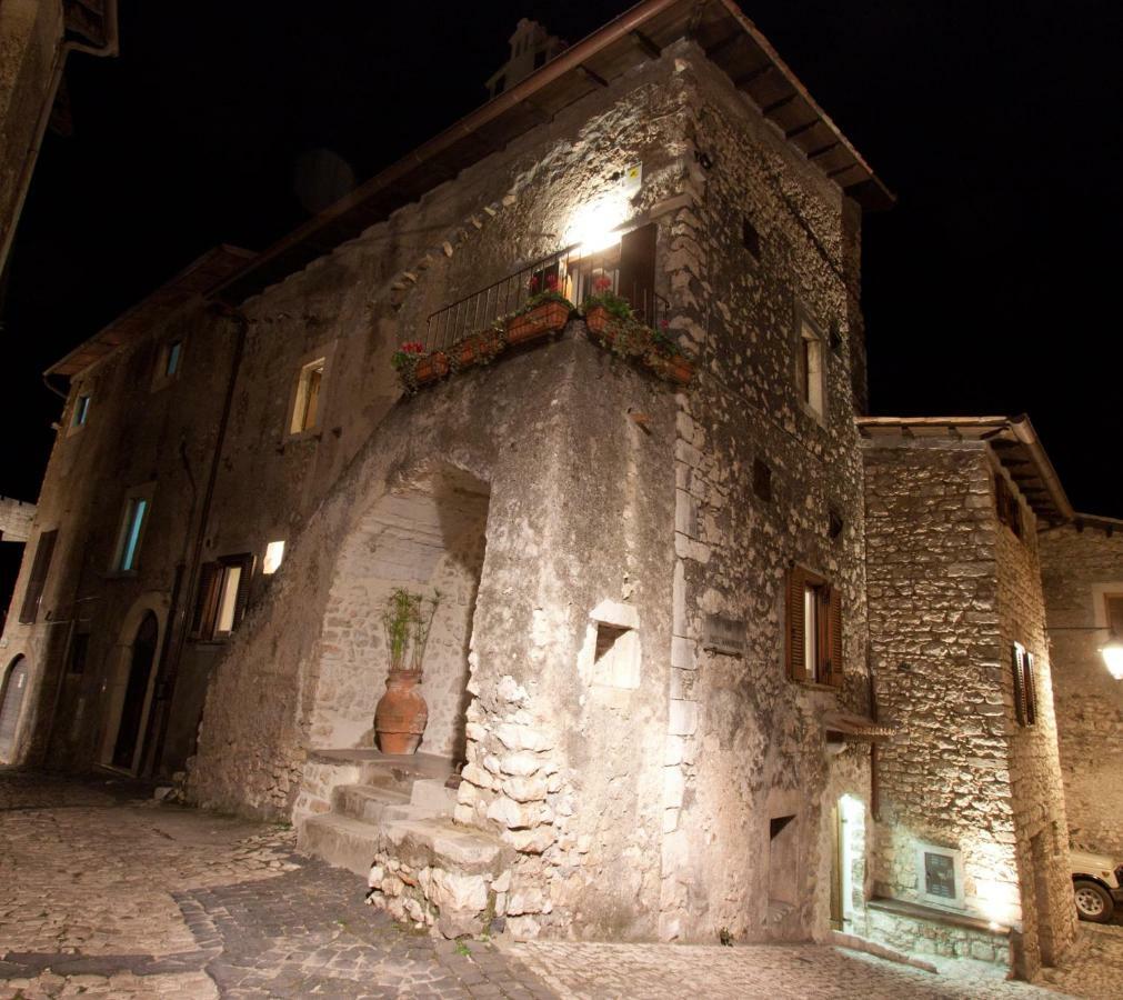 Lelive Bed And Breakfast Sermoneta Extérieur photo